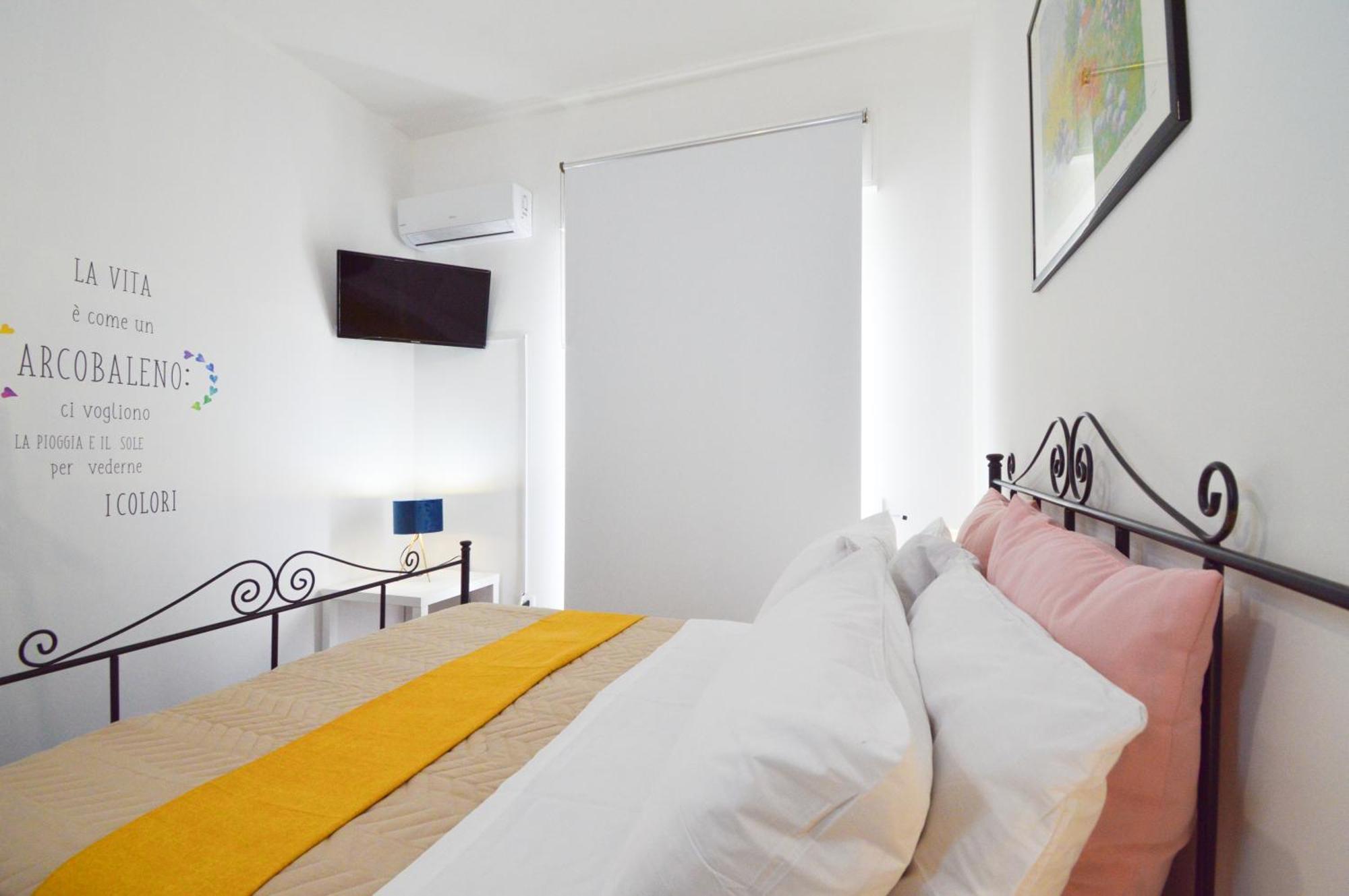 Casa Ekaterina Free Wifii - Spiaggia 200 Metri Brolo Exteriör bild